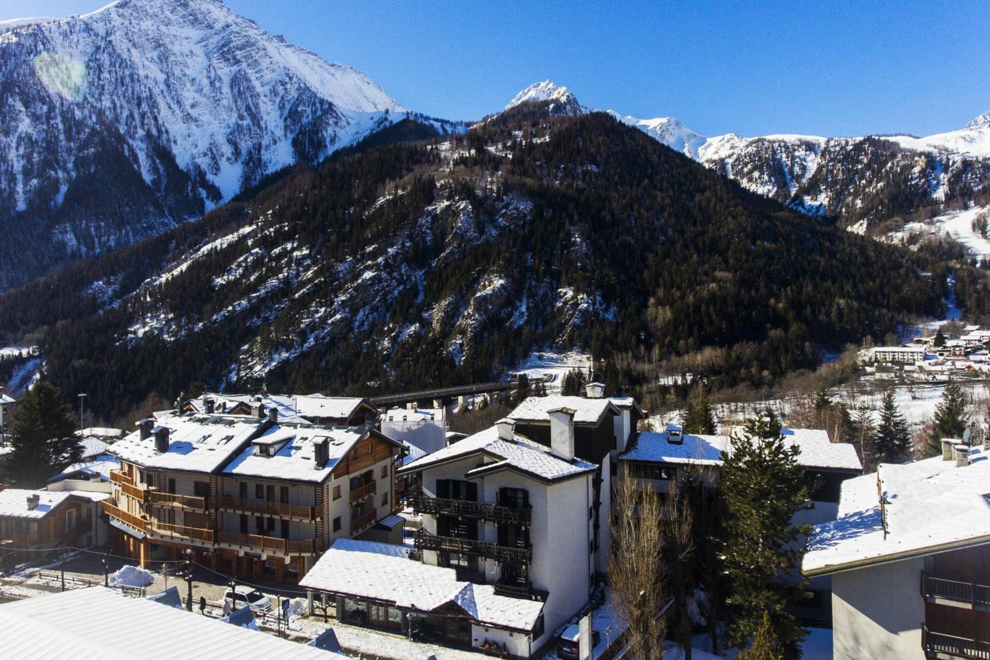 Hotel Les Jumeaux Courmayeur Exteriér fotografie
