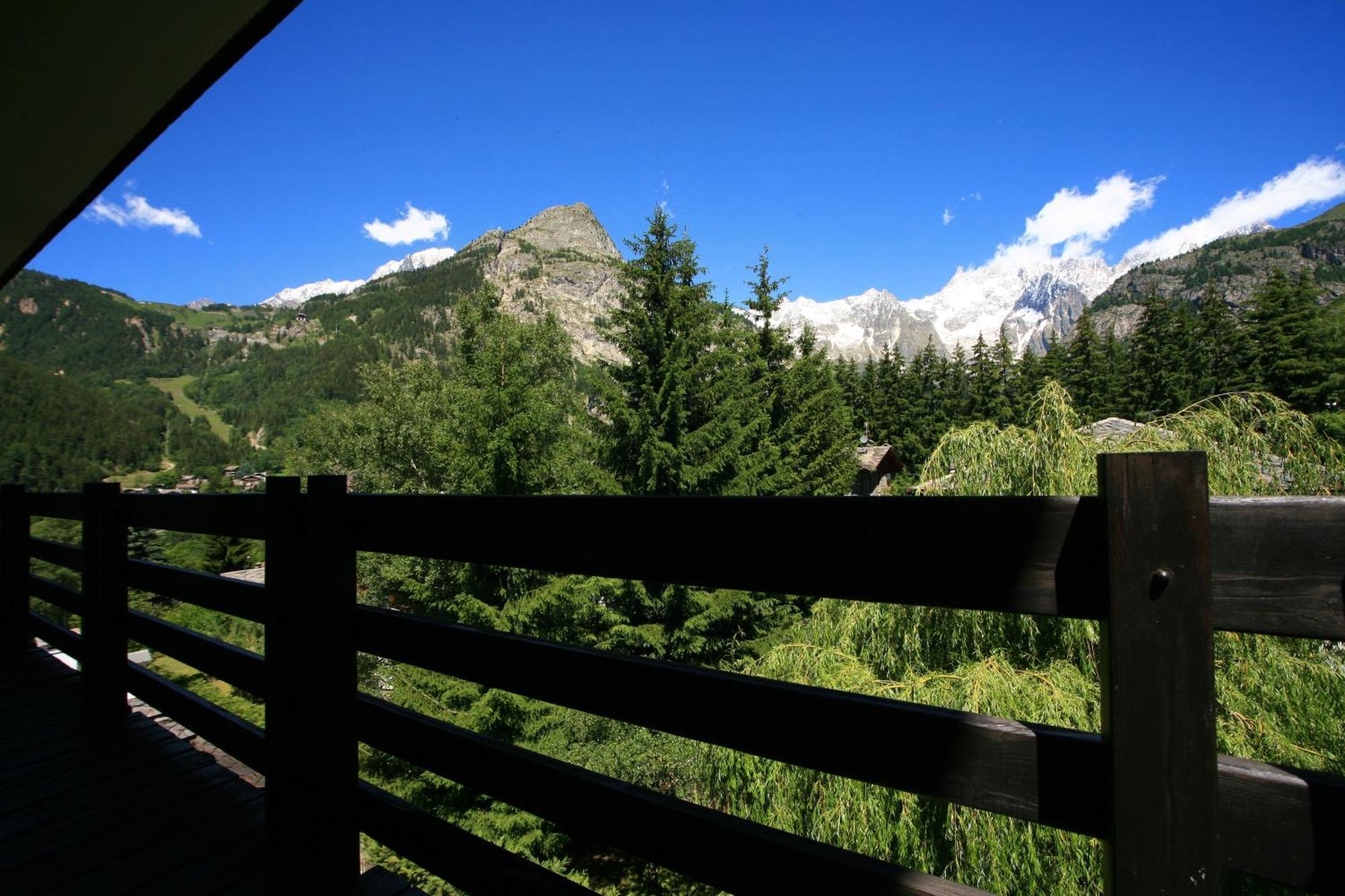 Hotel Les Jumeaux Courmayeur Exteriér fotografie