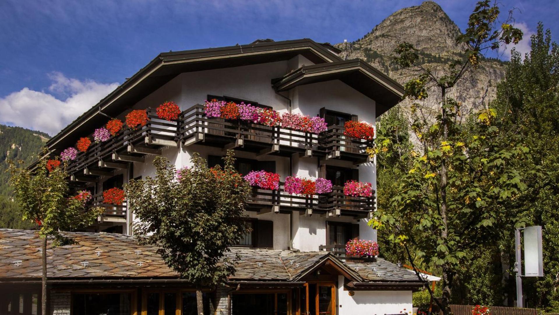 Hotel Les Jumeaux Courmayeur Exteriér fotografie