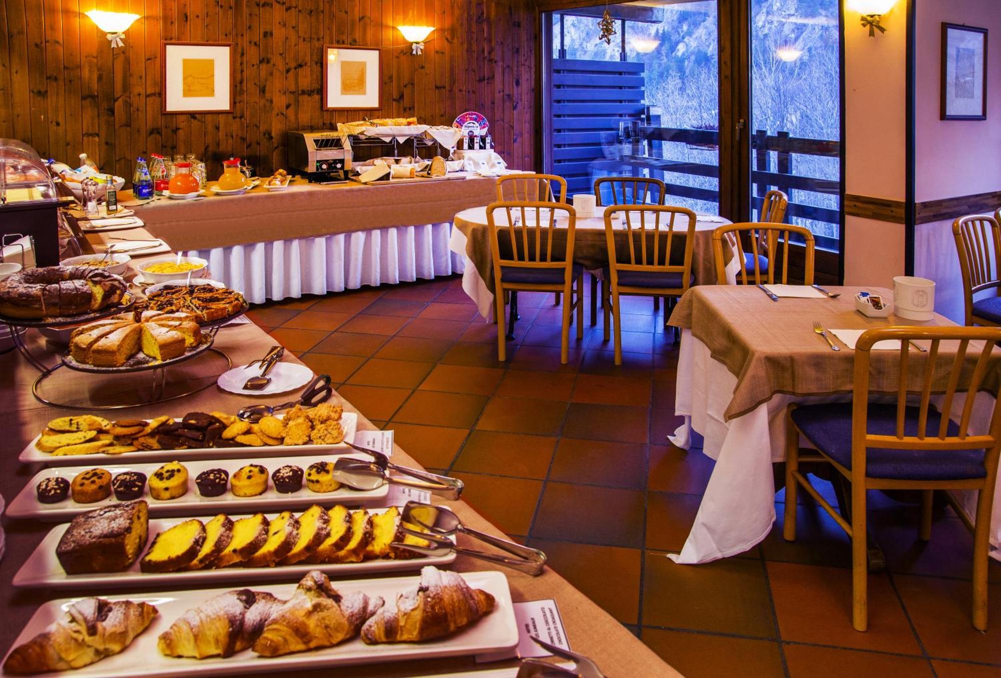 Hotel Les Jumeaux Courmayeur Exteriér fotografie